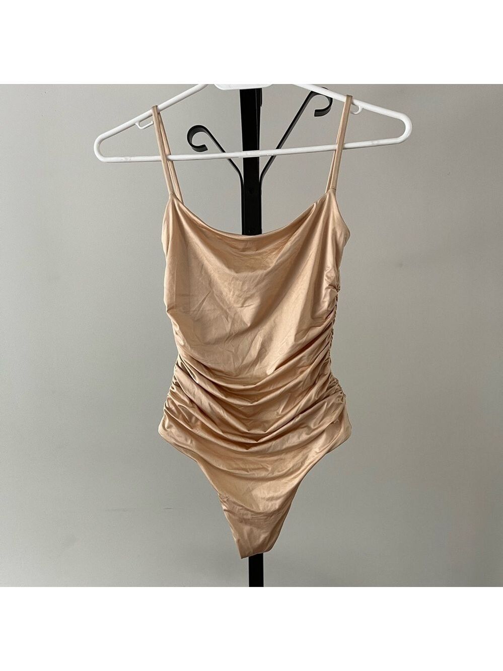 Aritzia Wilfred Free Ruched Bodysuit, Size XXSMALL, Colour Gold.